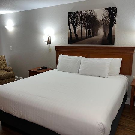 Stratford Inn Ашленд Екстериор снимка