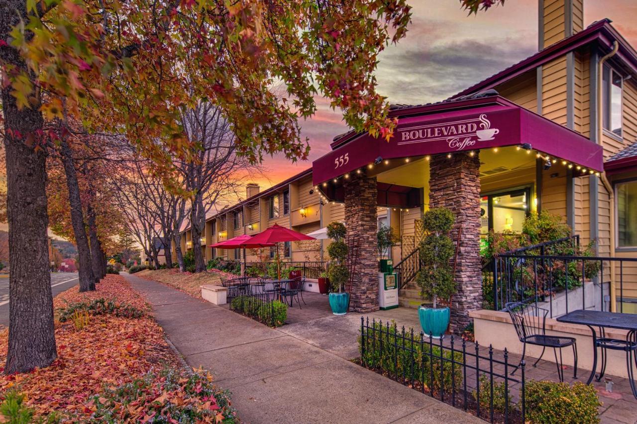 Stratford Inn Ашленд Екстериор снимка
