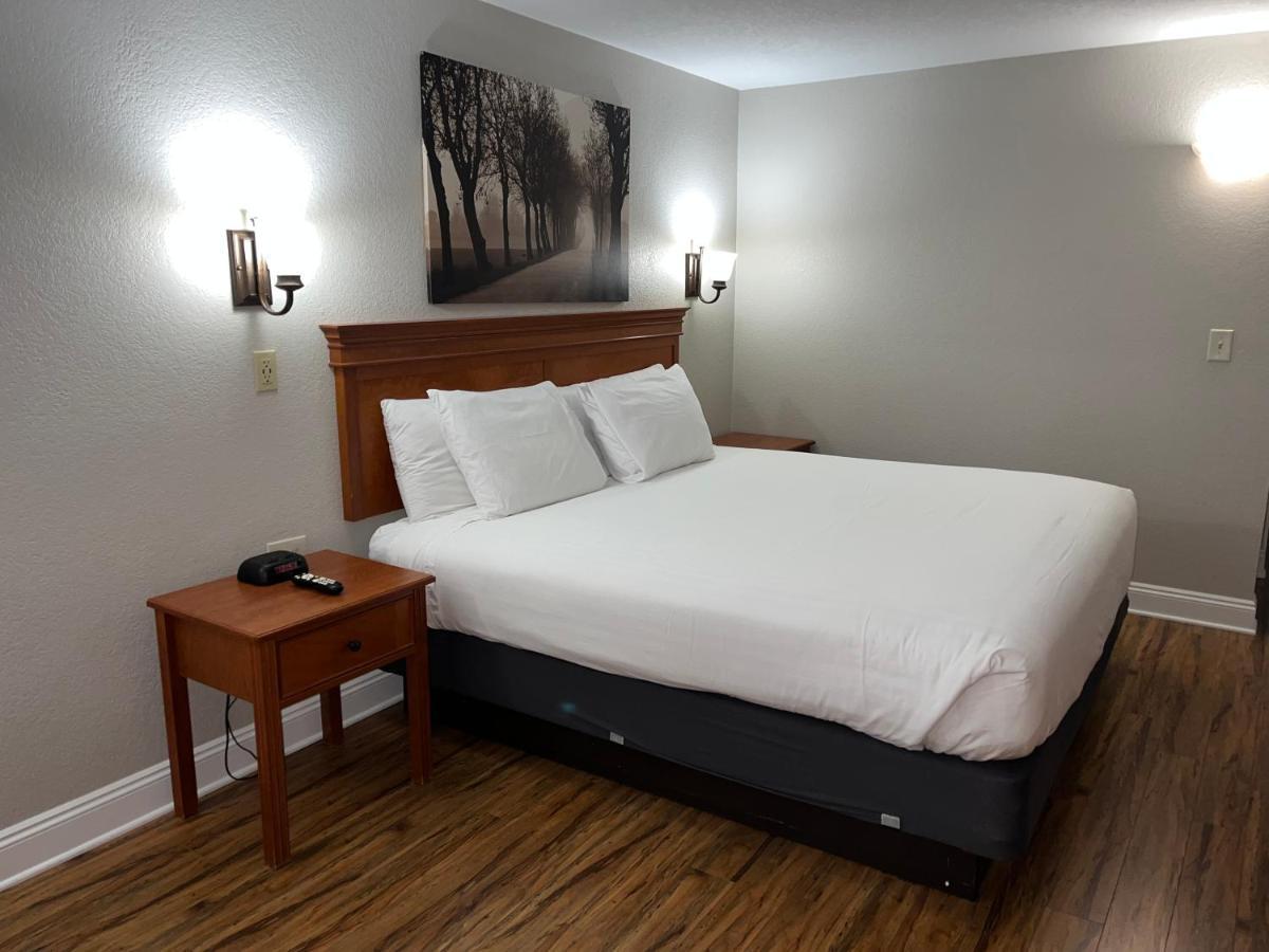 Stratford Inn Ашленд Екстериор снимка